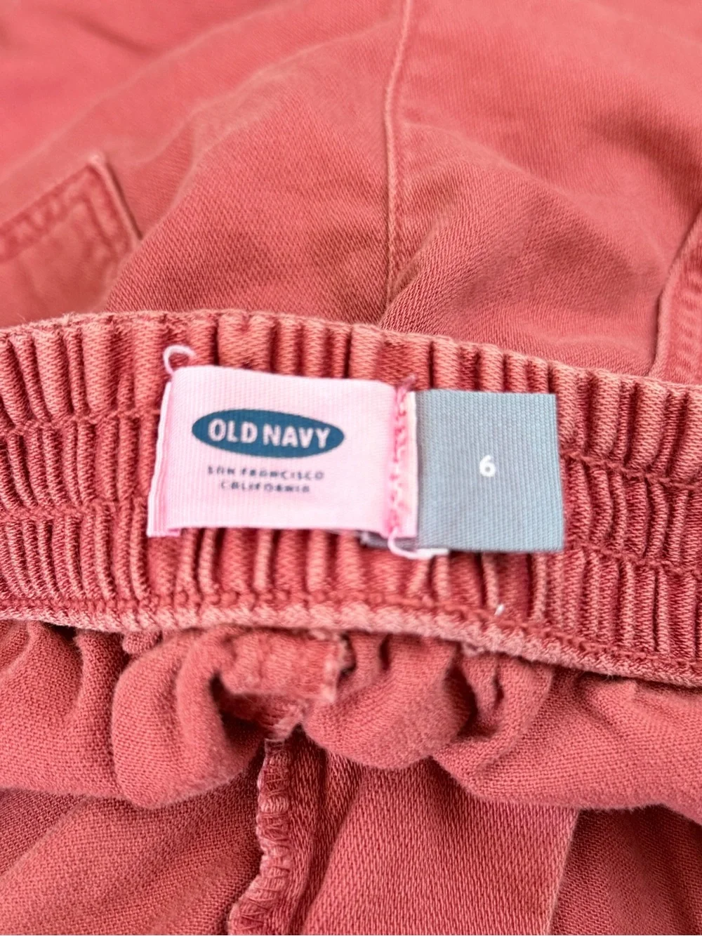 Old Navy High-Waist Utility Shorts in Rose - Picture 3 of 4